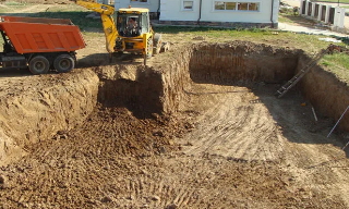 Рытье котлованов под фундамент в Орске – цена от 2623 руб. за м3 | 2Землекопа-Рск