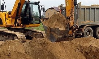 Выкопать яму экскаватором в Орске от 945 руб. - 2Землекопа-Рск